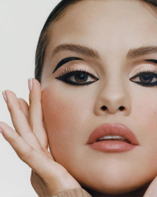 Selena Gomez – Rare Beauty Fall 2023 Collection