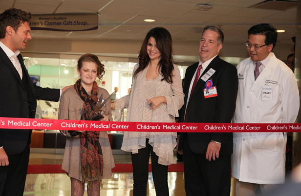 photo 4 in Selena Gomez gallery [id586172] 2012-11-26 00:00:00