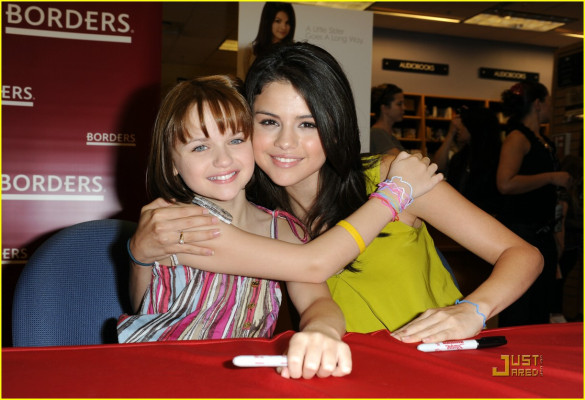 photo 16 in Selena Gomez gallery [id348319] 2011-01-26 00:00:00