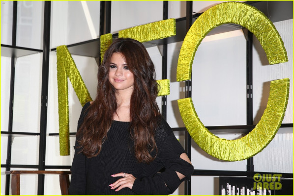 Selena Gomez pic #795559
