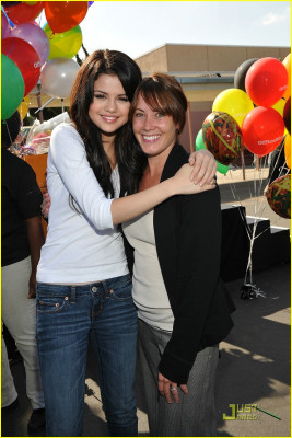 photo 26 in Selena gallery [id223632] 2009-12-21 00:00:00