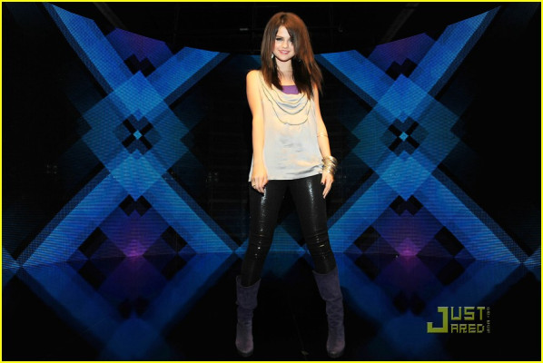 photo 28 in Selena gallery [id223630] 2009-12-21 00:00:00