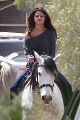 photo 9 in Selena Gomez gallery [id722643] 2014-04-22 00:00:00