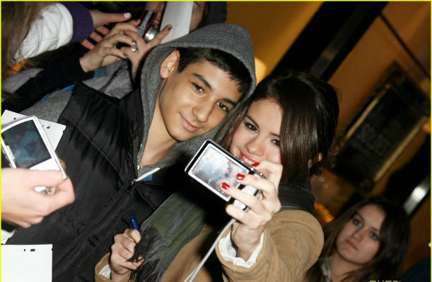photo 23 in Selena Gomez gallery [id308002] 2010-10-26 00:00:00