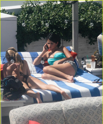 photo 25 in Selena Gomez gallery [id560799] 2012-09-19 00:00:00