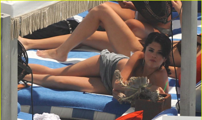 photo 29 in Selena Gomez gallery [id560795] 2012-09-19 00:00:00