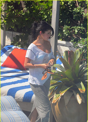 photo 23 in Selena Gomez gallery [id560801] 2012-09-19 00:00:00