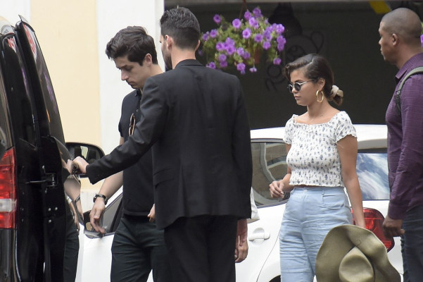 Selena Gomez – Out in Rome