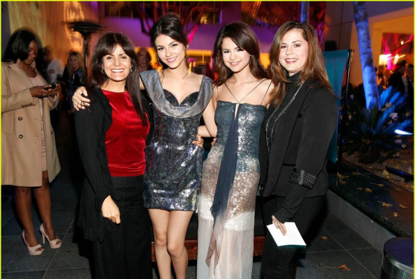 photo 10 in Selena Gomez gallery [id326083] 2010-12-14 00:00:00