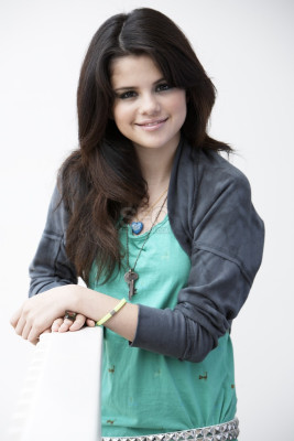 photo 3 in Selena Gomez gallery [id257042] 2010-04-16 00:00:00
