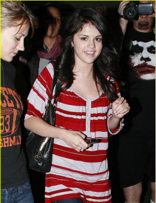 photo 21 in Selena Gomez gallery [id296236] 2010-09-15 00:00:00
