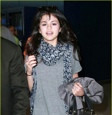 photo 23 in Selena Gomez gallery [id296234] 2010-09-15 00:00:00