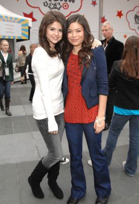 photo 26 in Selena Gomez gallery [id293254] 2010-09-08 00:00:00