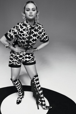 Selena Gomez for Vogue // 2021