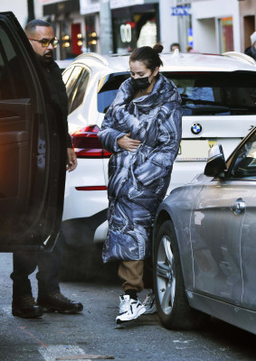 Selena Gomez - On Set of 'Only Murders In The Building' in NY Jan 2022