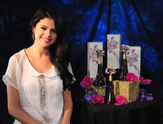 photo 21 in Selena Gomez gallery [id549477] 2012-08-18 00:00:00