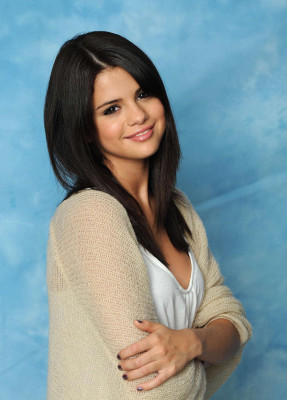 photo 25 in Selena Gomez gallery [id450378] 2012-01-10 00:00:00