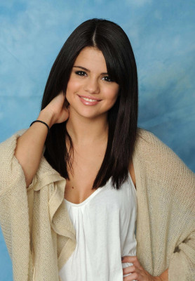 photo 16 in Selena Gomez gallery [id469964] 2012-02-24 00:00:00