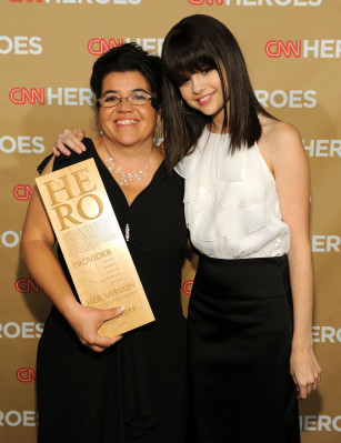 photo 22 in Selena Gomez gallery [id405980] 2011-07-06 00:00:00