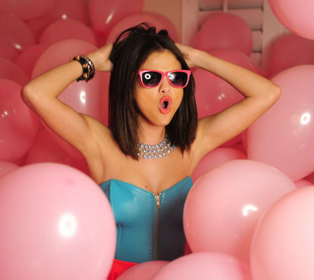 photo 19 in Selena Gomez gallery [id439892] 2011-11-25 00:00:00