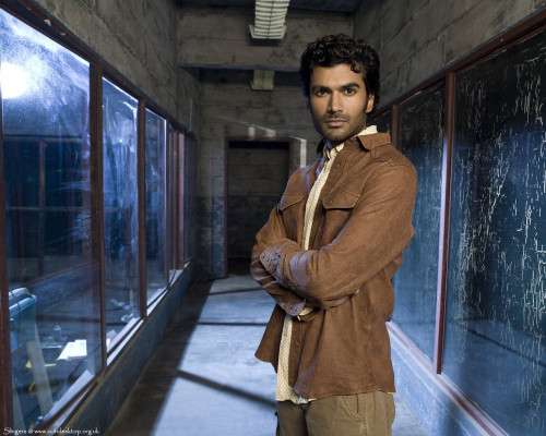 Sendhil Ramamurthy pic #458323