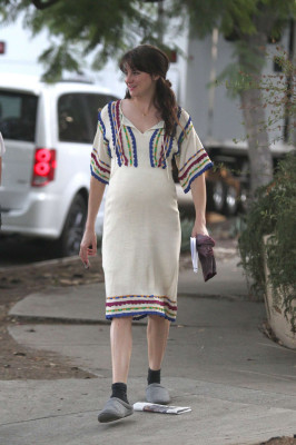 Shailene Woodley – On the set of the new untitled Drake Doremus movie in LA