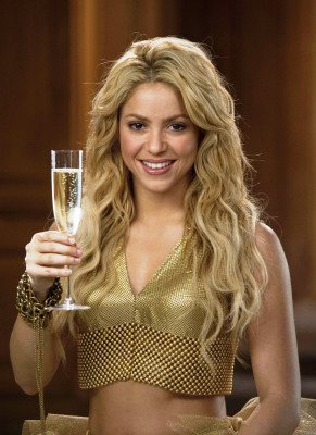 photo 15 in Shakira gallery [id318010] 2010-11-25 00:00:00