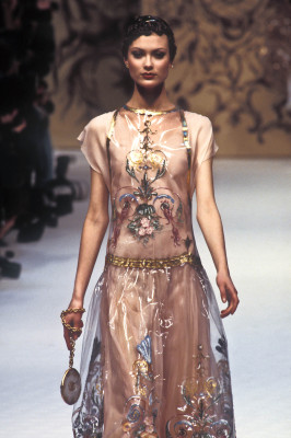 Shalom Harlow for Chanel Paris couture SS 1993