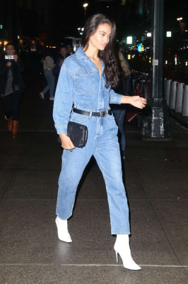 Shanina Shaik – Victoria’s Secret headquarters in NYC
