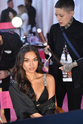 Shanina Shaik – Victoria’s Secret Fashion Show Backstage 2018 