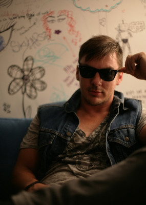Shannon Leto - Buzznet Photoshoot (2009)