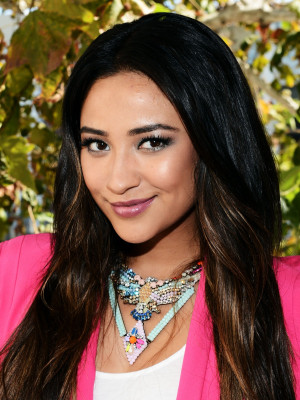 Shay Mitchell pic #548510