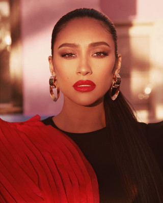 Shay Mitchell-Cacharel Parfums &quot;Yes I&#039;am&quot; Collection