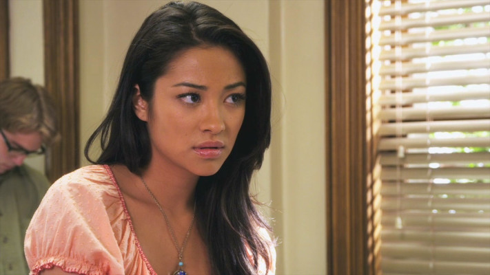 Shay Mitchell pic #818441