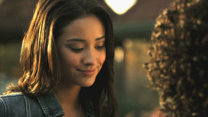 Shay Mitchell pic #810838