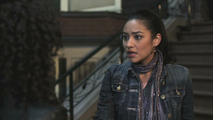 Shay Mitchell pic #806996