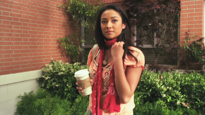 Shay Mitchell pic #816150