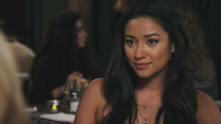 Shay Mitchell pic #816154