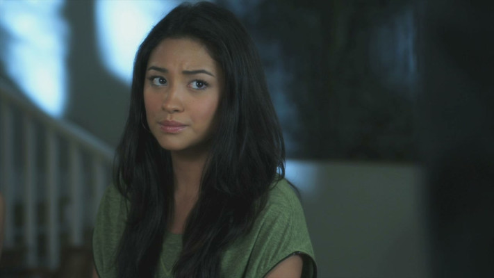 Shay Mitchell pic #820077