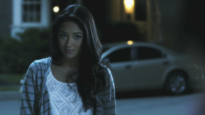 Shay Mitchell pic #806990