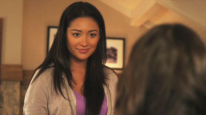 Shay Mitchell pic #814591