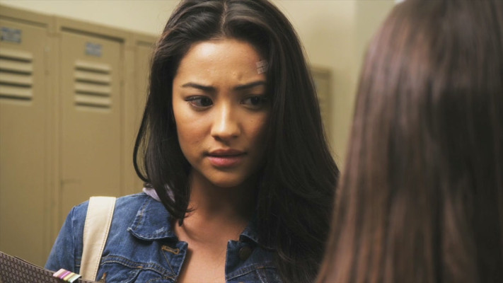 Shay Mitchell pic #818435