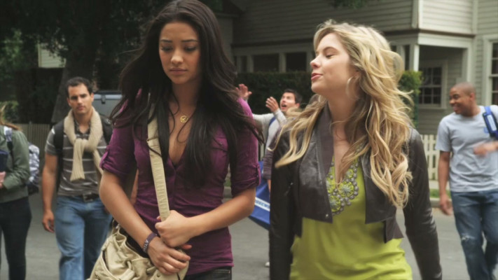 Shay Mitchell pic #809663