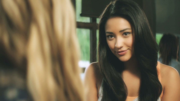 Shay Mitchell pic #805987