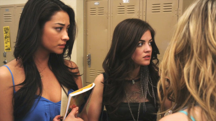 Shay Mitchell pic #805984