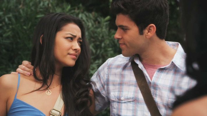 Shay Mitchell pic #809665