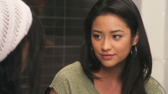 Shay Mitchell pic #813381