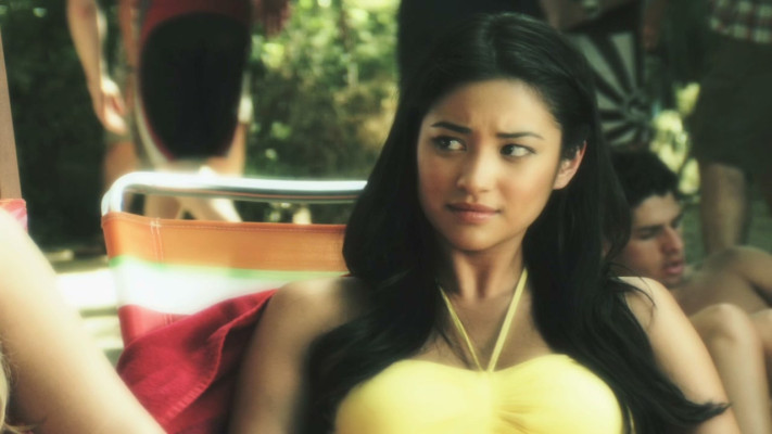 Shay Mitchell pic #816147