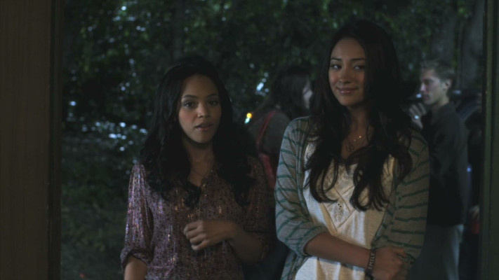 Shay Mitchell pic #803732