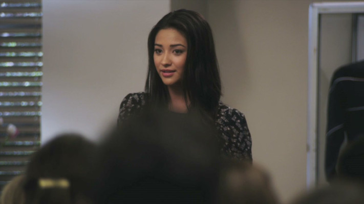 Shay Mitchell pic #814583